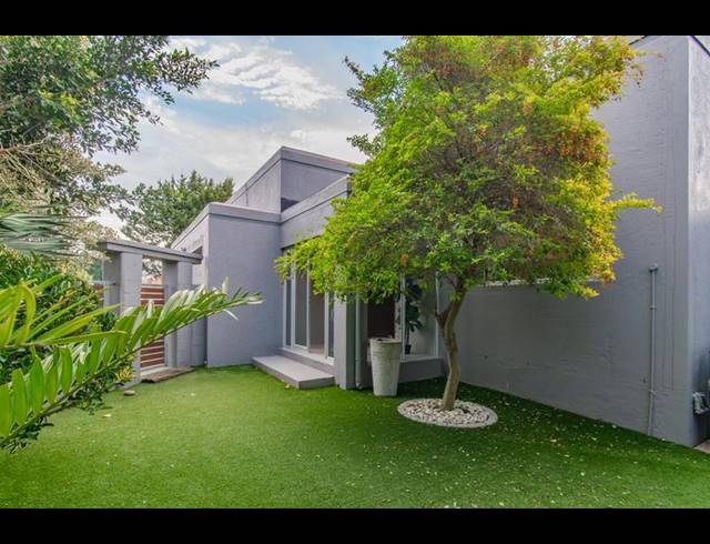 4 BEDROOM HOUSE FOR SALE IN D'URBANVALE